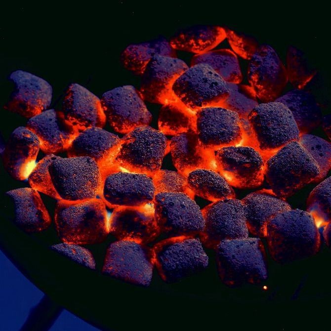 Кокосовые угольный брикеты для гриля Weber, пакет 4 кг